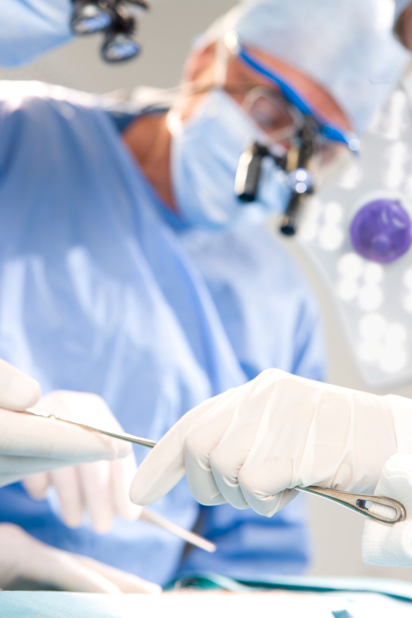 Zabieg z zakresu chirurgii stomatologicznej w gabinecie ProDentia w Chełmży